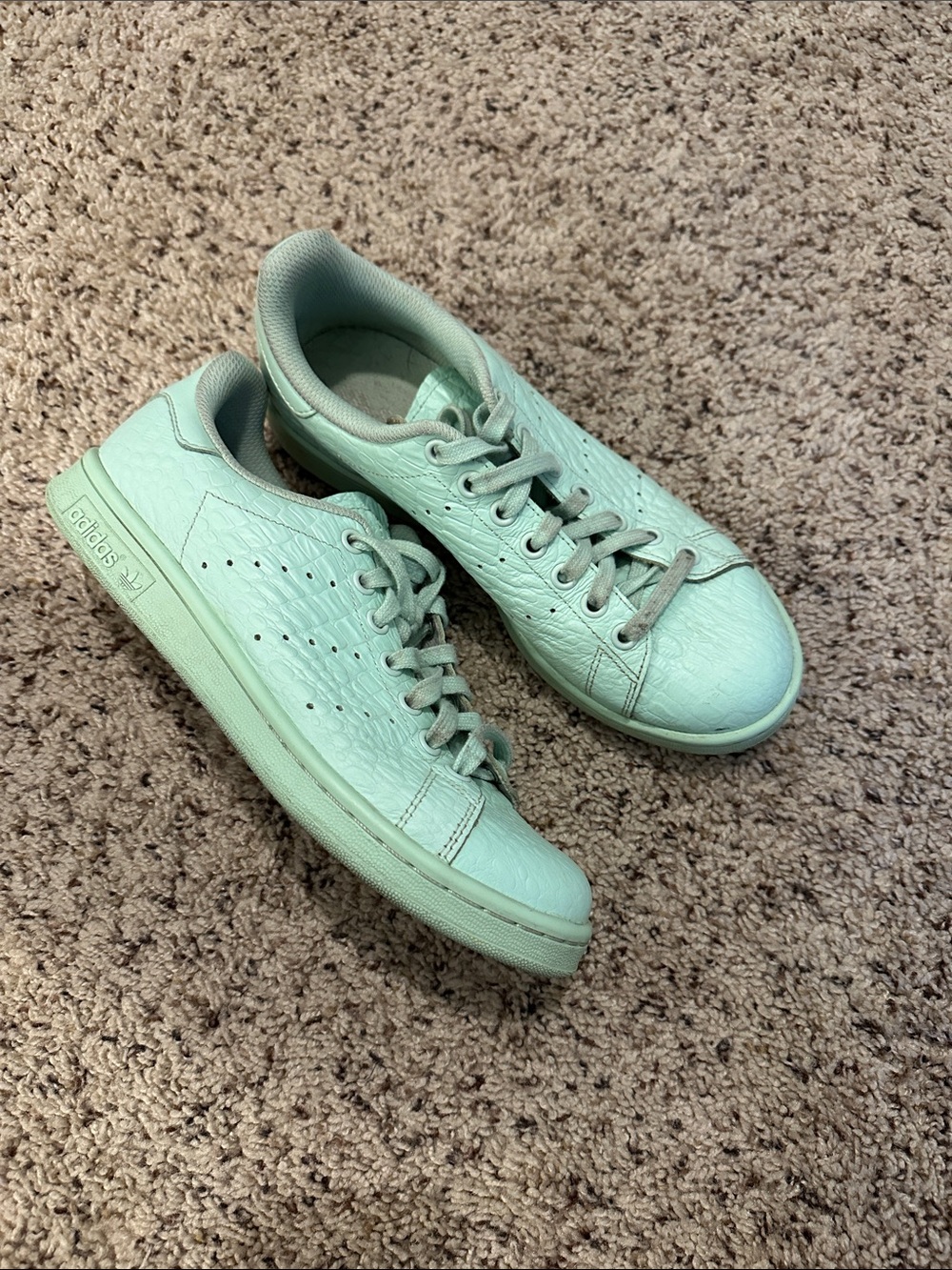 Adidas women’s size 7.5 mint Green Women's Casual Sneakers - Lightweight